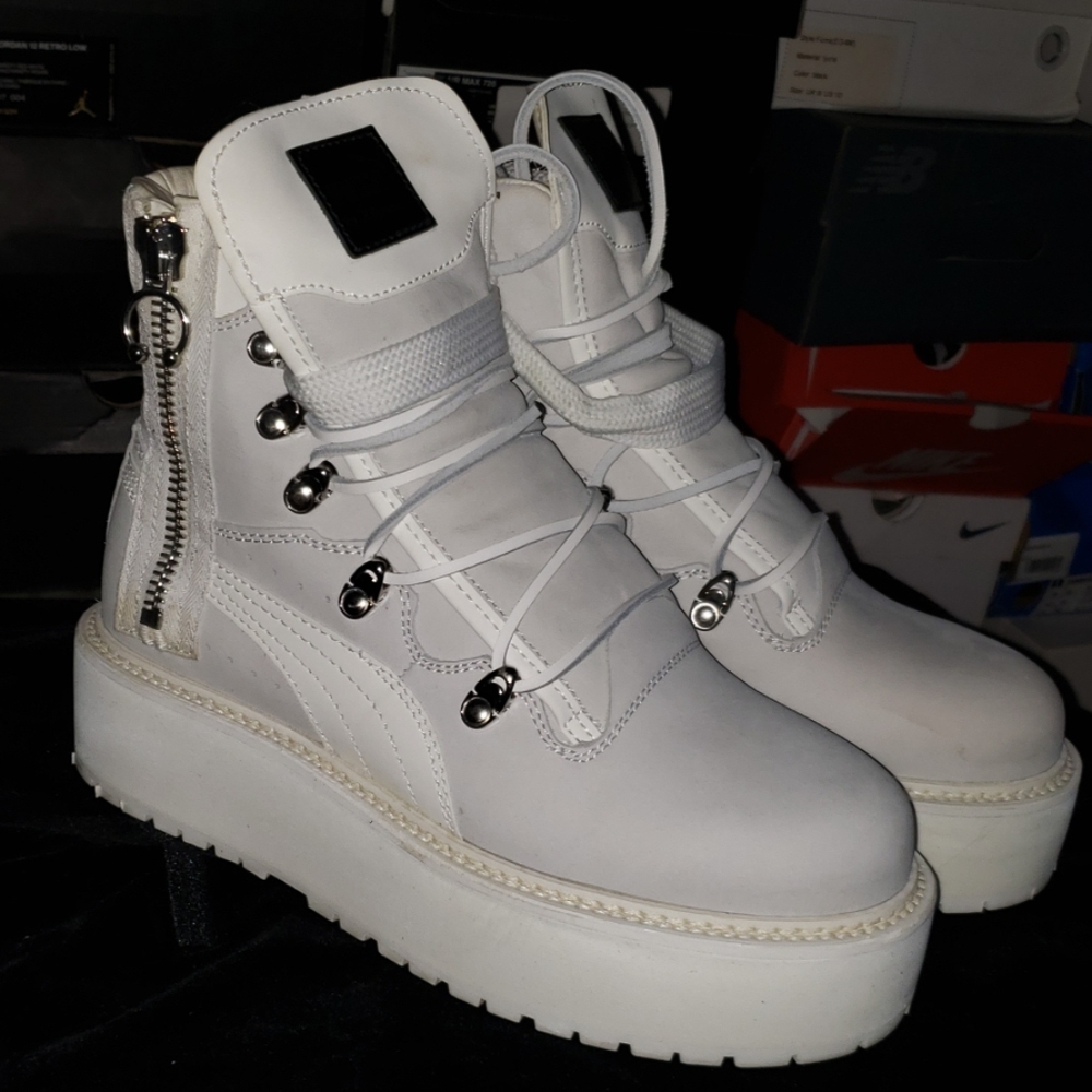 Fenty puma by Rihanna leather platform sneaker boo